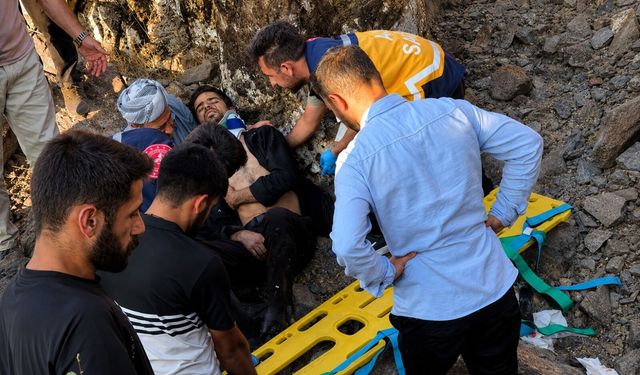 Hakkari’de motosiklet kazası: 2 yaralı