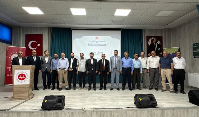 Hakkari’de “Peygamberimiz ve Güzel Ahlak” konferansı düzenlendi