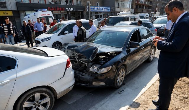 Hakkari'de zincirleme trafik kazası: Çok sayıda yaralı