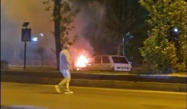 Aydın’da seyir halindeki otomobil alev aldı