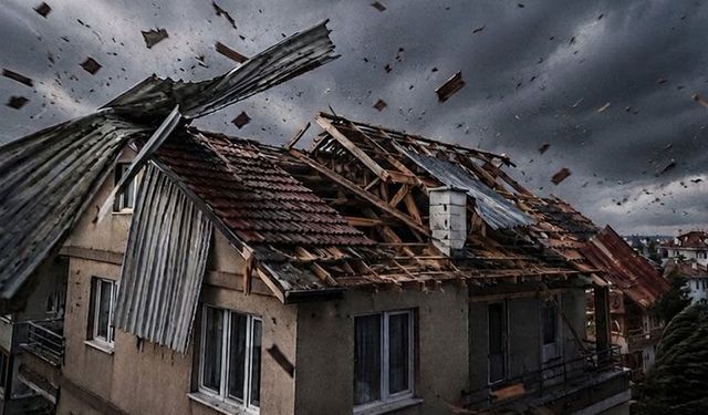 Yüksekova Belediyesi'nden 'Fırtına' uyarısı