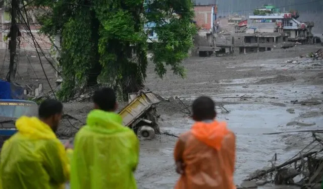Nepal-Çin sınırında ölü sayısı 362'ye yükseldi