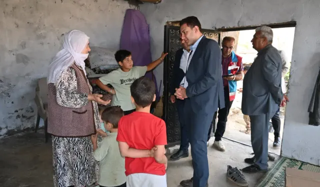 Hizan Kaymakamı Öztürk, vatandaşlarla bir araya geldi