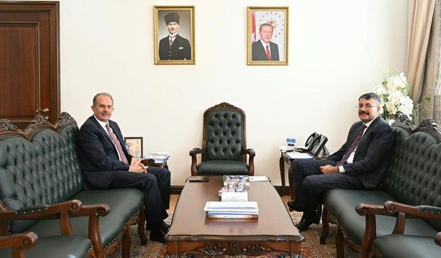 Vali Taşyapan Bakan Yardımcısı Çelik'i ziyaret etti