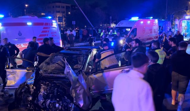İki otomobil çarpıştı: 2’si ağır 11 yaralı