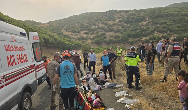 Minibüs şarampole devrildi: 10 yaralı