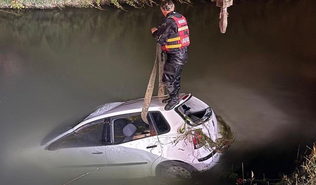 Otomobil sulama kanalına uçtu: 2 ölü