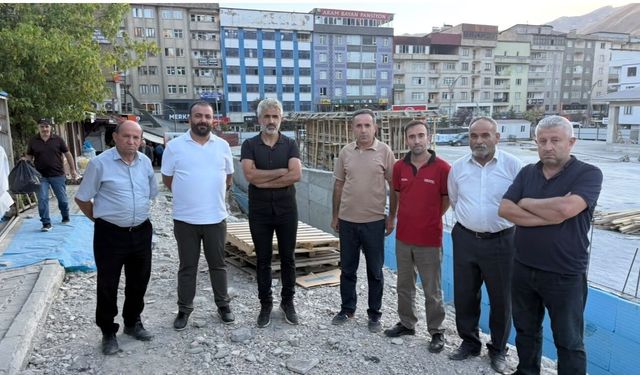 Hakkari’de 7 aydır süren inşaat çalışması esnafı mağdur etti