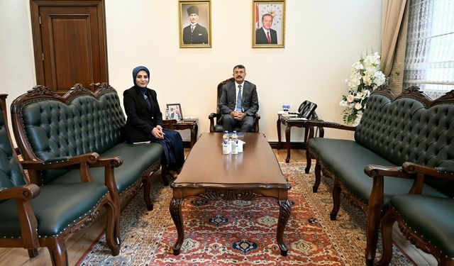 Hakkari Kadın Kolları Başkanı Hayva’dan Ali Çelik’e ziyaret