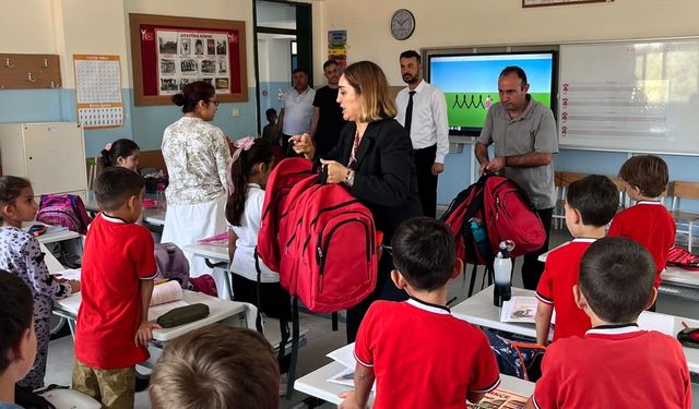 UGC Gaziantep Temsilcisi Aslı Emektar’dan 1.500 öğrenciye eğitim desteği