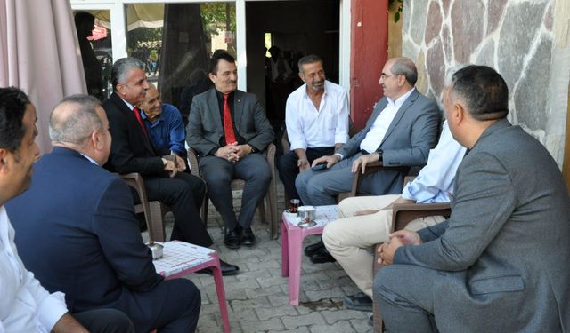 AK Parti'li Soğanda, Çukurca'da vatandaşlarla buluştu