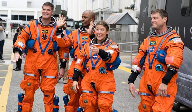 Artemis II'nin iki astronotu aktif görevden ayrılıyor