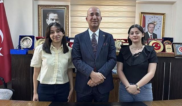 Büyüksu sözünü tuttu: İki öğrenciye 200 bin TL destek