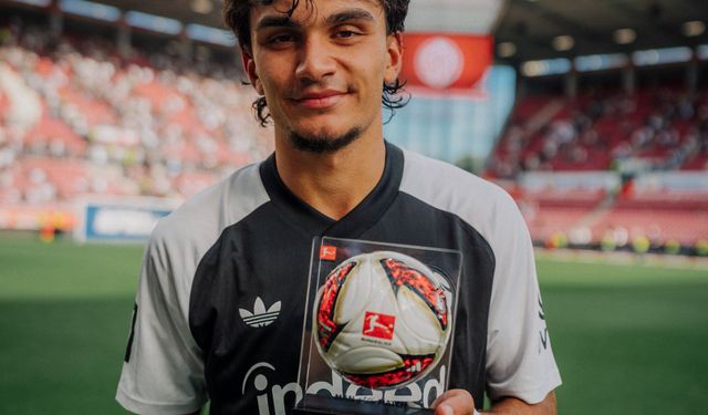 Can Uzun attığı 2 golle Eintracht Frankfurt’a galibiyeti getirdi
