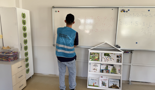 Doğu'da yükümlüler okulları yeni eğitim öğretim yılına hazırladı