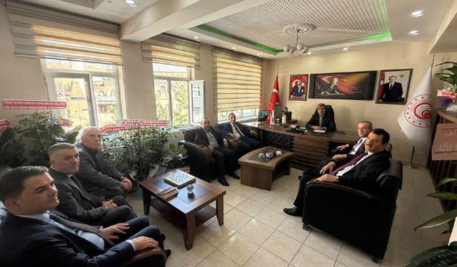 Yeni Ticaret İl Müdürü Fırat tebrikleri kabul ediyor