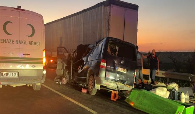 Hakkarili aile Urfa'da kaza yaptı: 2 kişi vefat etti