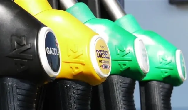 ABD'de dizel fiyatı ilk kez galon başına 6 doları aştı