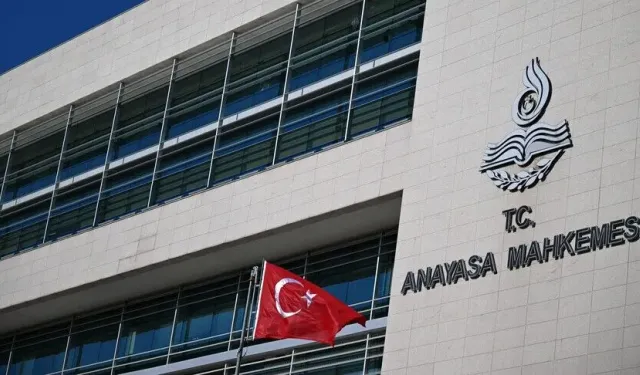 AYM'den Yeni Parti'ye savunma için 1 ay süre