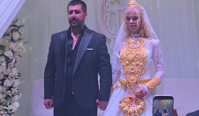 Van'daki düğünde takılan altınlar odunluktan çıktı