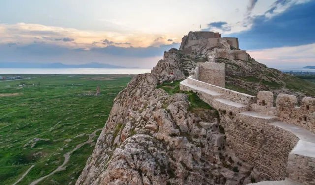 Alman turist Van Kalesi'nde hayatını kaybetti
