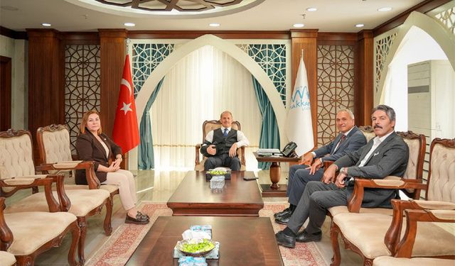 Vali Taşyapan, Yeni Parti heyetini kabul etti