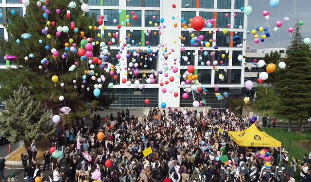 Lösemiyi yenen Hasan için gökyüzüne balon bırakıldı