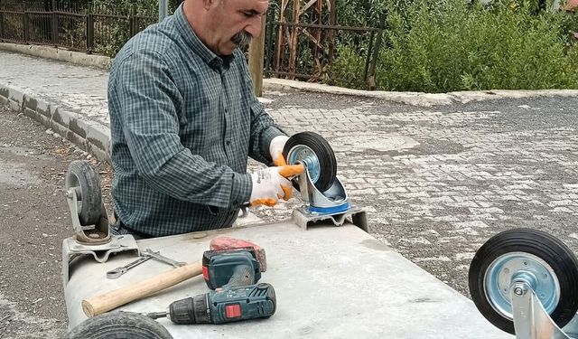 Hakkari’de hasarlı çöp konteynerleri onarıldı