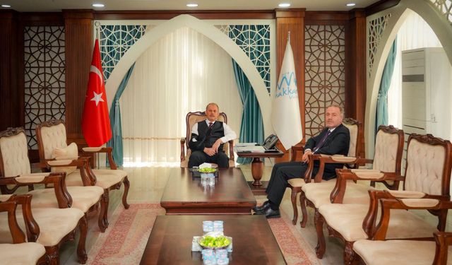 Hakkari İl Müftüsü Eren’den Vali Taşyapan’a ziyaret
