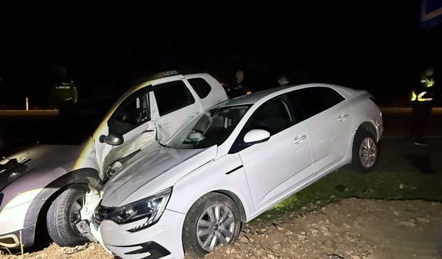 İki otomobil çarpıştı: 6 yaralı