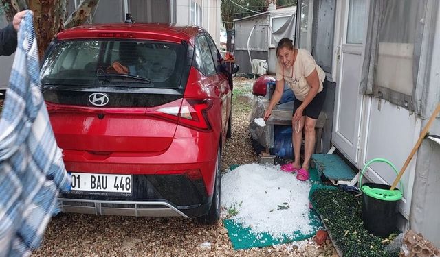 Mersin'de dolu yağdı