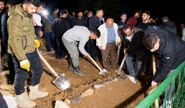 Hakkari’de feci kaza: 2 yaşındaki Hafsa Nur bebek toprağa verildi