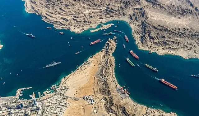 İran Devrim Muhafızları Hürmüz Boğazı'nda LPG gemisini vurdu