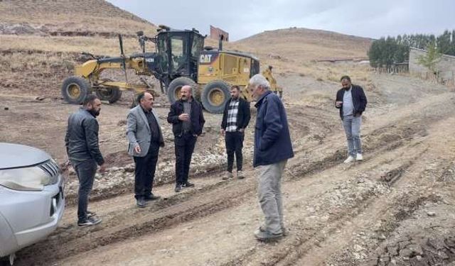 Yüksekova’da mahalle yolları için çalışma başlatıldı