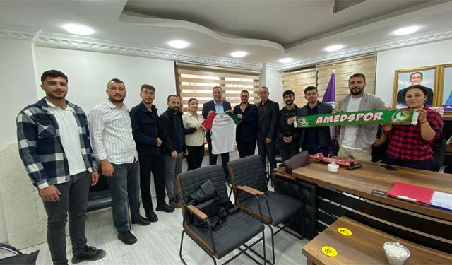 Amedspor taraftar grubundan Hakkari’de DEM Parti’ye ziyaret