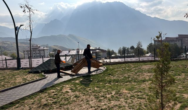 Hakkari’de tahrip edilen kamelya kaldırıldı