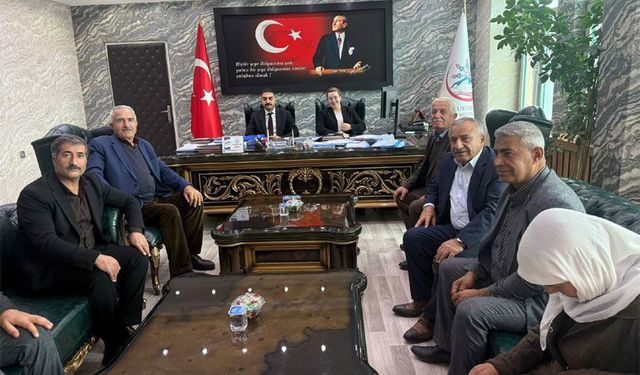 Vatandaşlardan Belediyeye asfalt teşekkürü