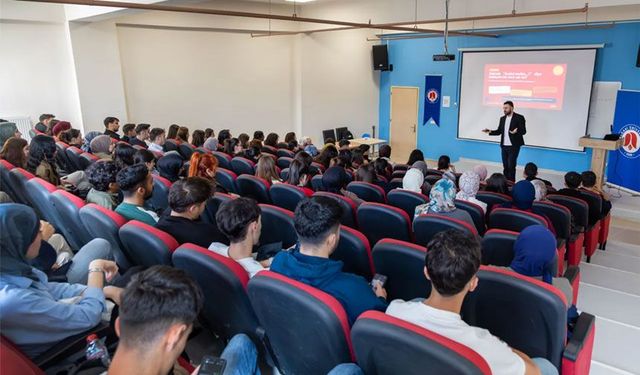 Hakkari Üniversitesinde TÜBİTAK proje eğitimi düzenlendi