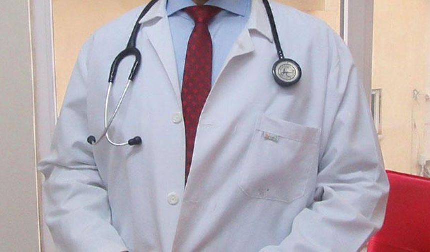 Kendi kimliğiyle eşine işlem yaptırmak isteyen kişi doktoru darbetti