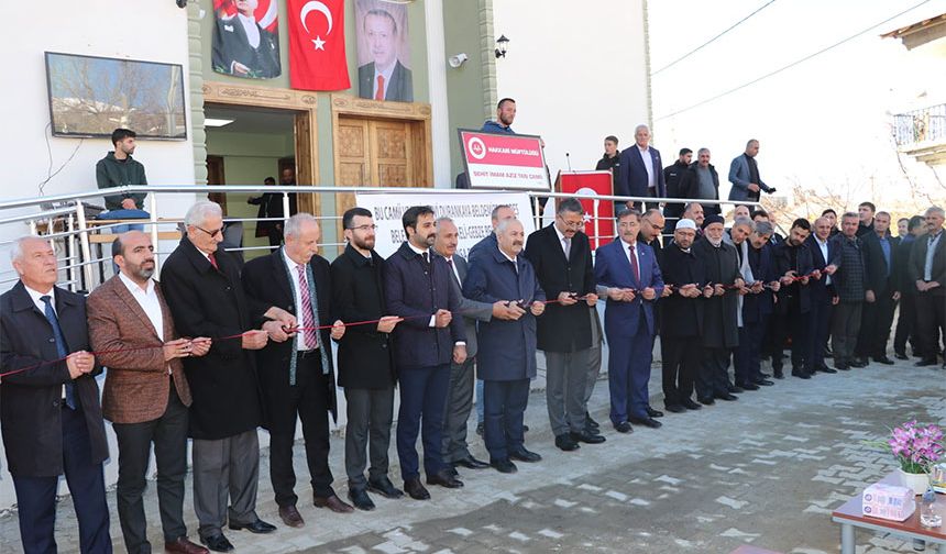 Durankaya’da 3 katlı cami hizmete açıldı