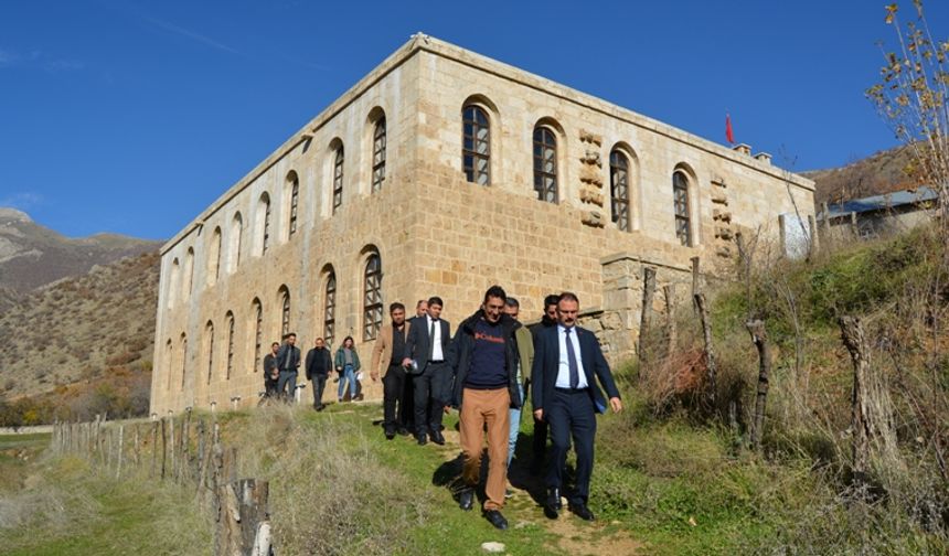 Kaymakam Ateş, Nehri köyünü ziyaret etti