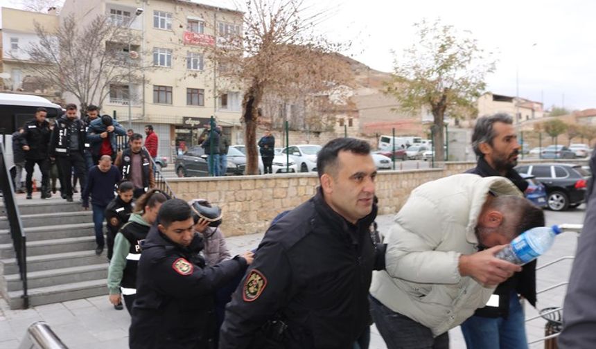 76 ilde 'dolandırıcılık' ve 'rüşvet' operasyonu