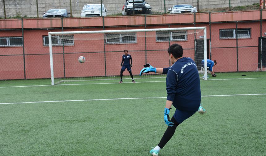Hakkarigücü, Fenerbahçe'yi devirmenin peşinde