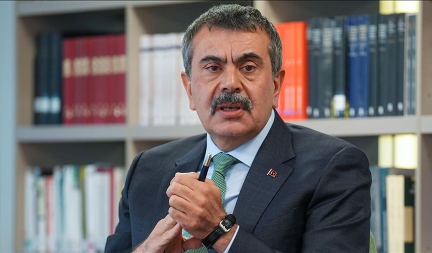 Bakan Tekin'den 1381 engelli öğretmen atamasına ilişkin paylaşım