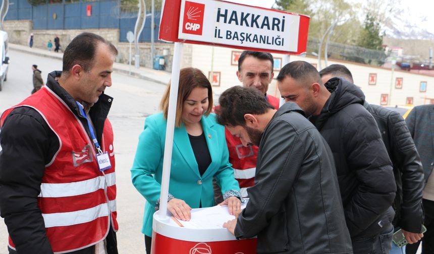 Hakkari’de İmamoğlu'na destek standı