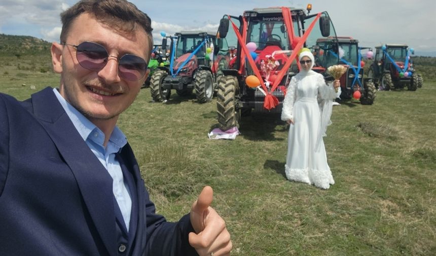Traktörlü düğün  konvoyu