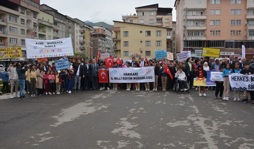 Hakkari'de Engelliler Haftasında "Farkındalık yürüyüşü"