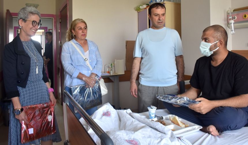 Van'da tedavi gören hastalar bayramda unutulmadı