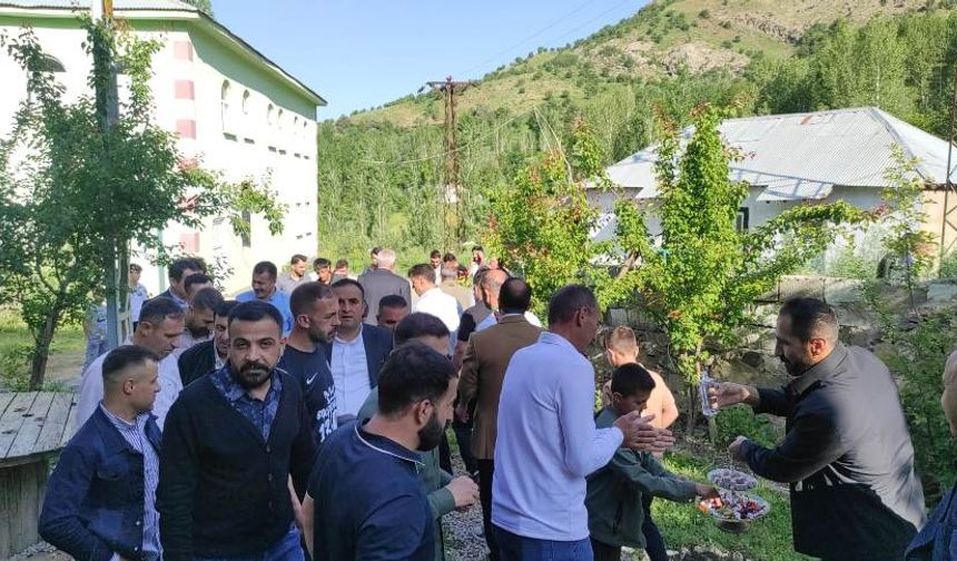 Hakkari'de asırlık bayramlaşama geleneği devam ediyor