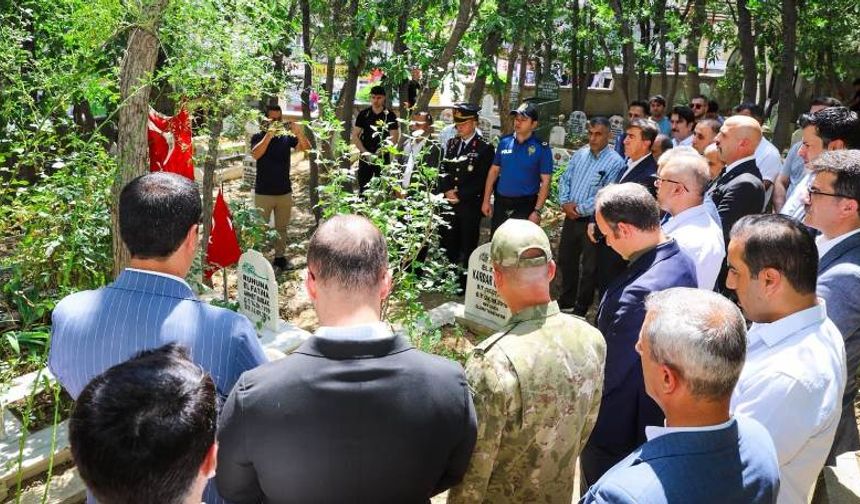 Şemdinli'de 15 Temmuz Şehitleri dualarla anıldı